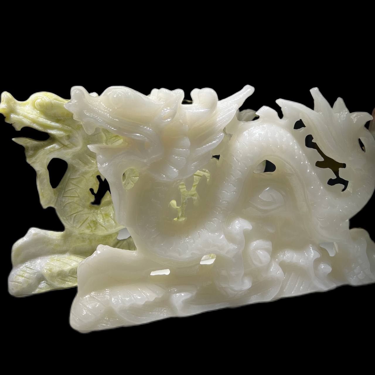 Fine Carved Dragon (White Jade, Green Jade)